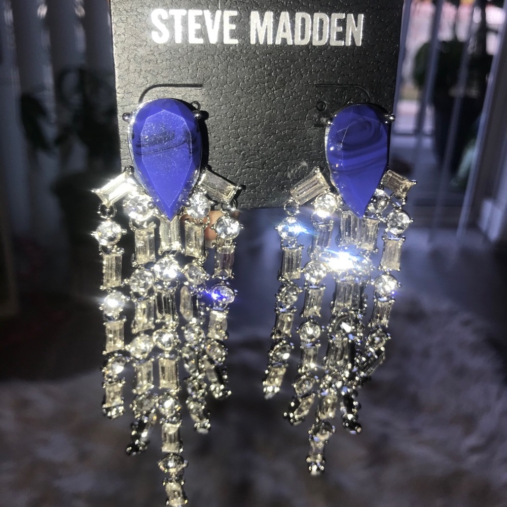 Steve Madden Blue Diamond Dangle earrings